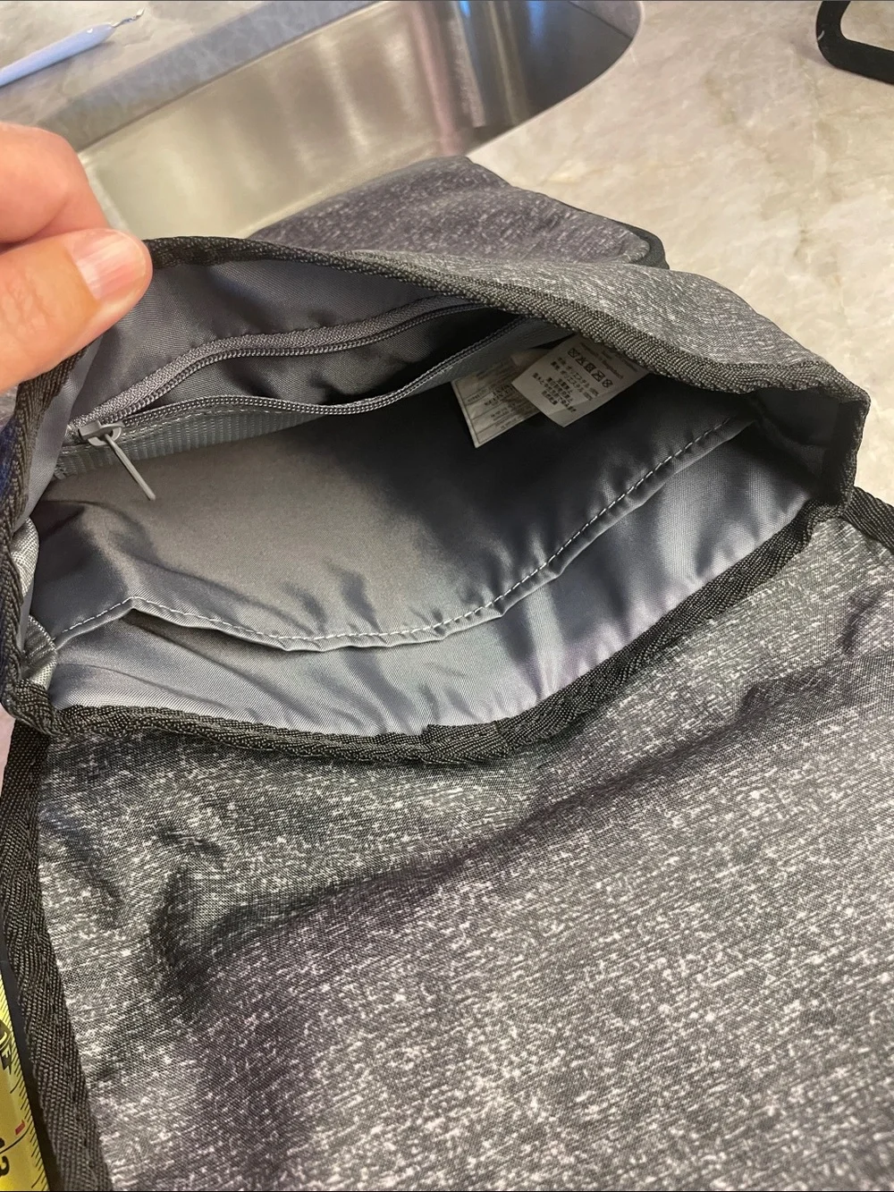 Eddie Bauer Men's Gray Crossbody Messenger Bag - Adjustable Strap + zipper walle